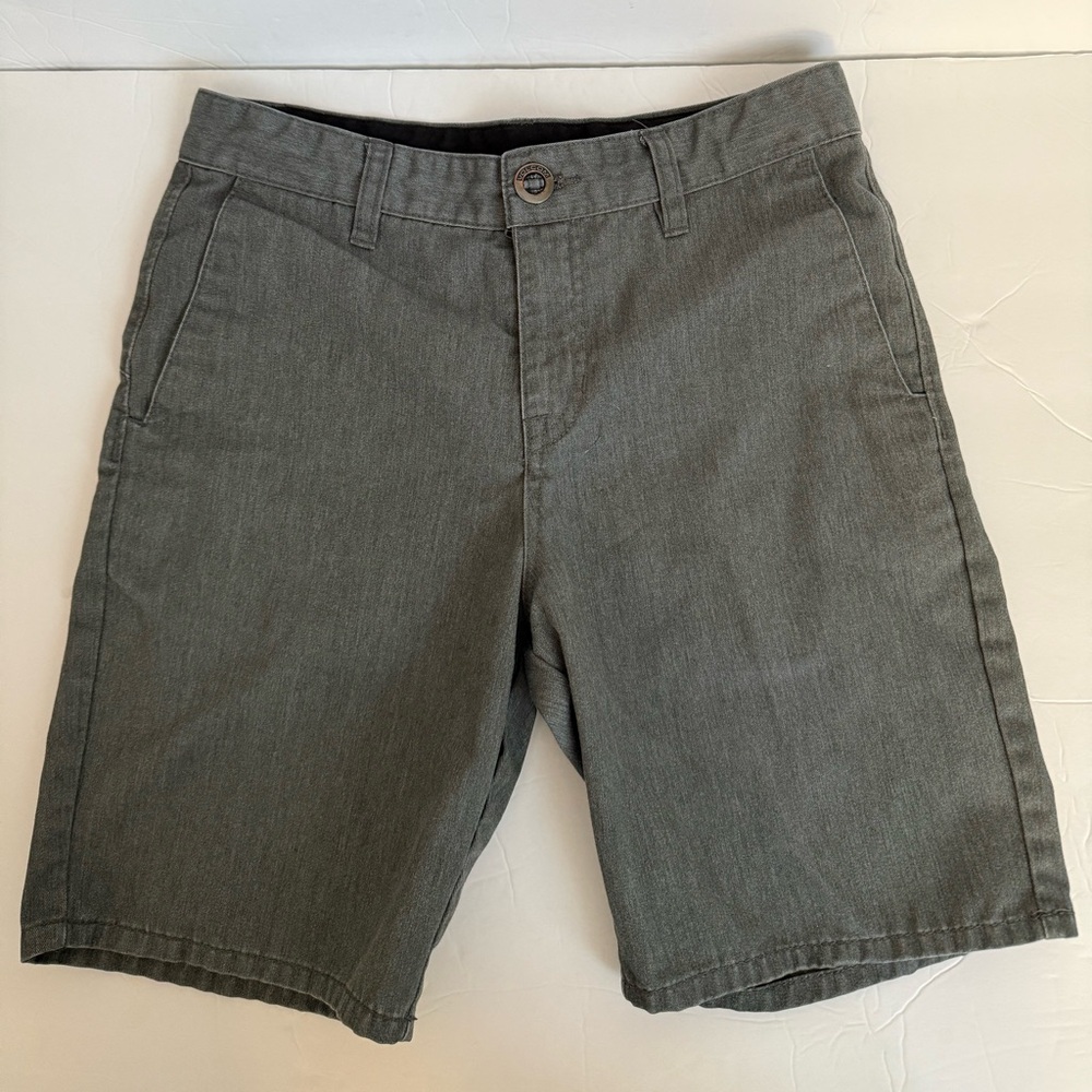 Volcom Boys Gray Chino Style Shorts‎ size 27/14